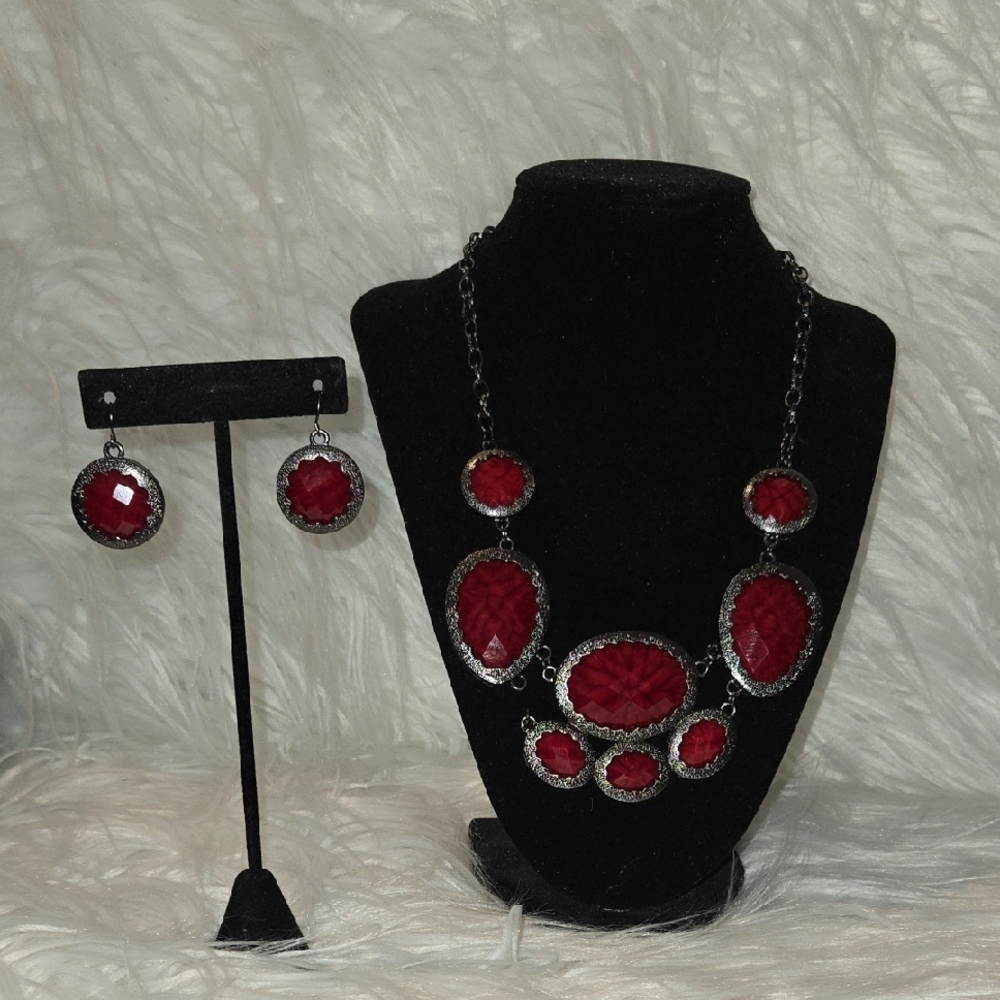 Elegant Red Gemstone Necklace and Earring Set